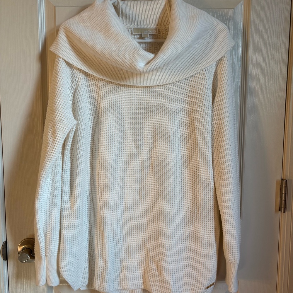 Michael Kors White Cowl Neck Sweater EUC like new PTP 22